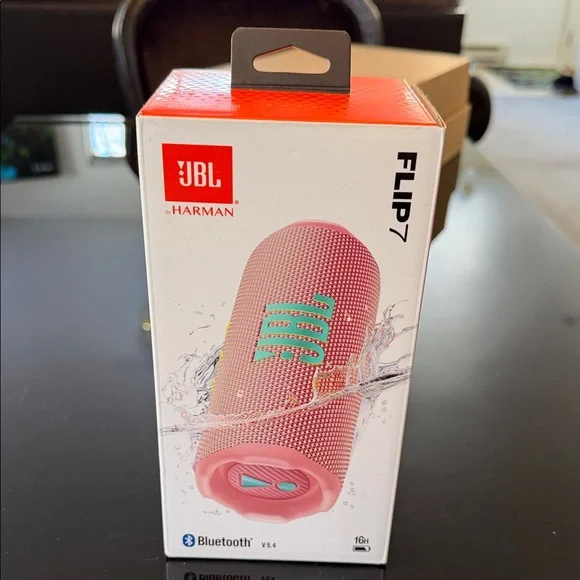 JBL Flip 7 Speaker - Pink - Picture 5 of 7